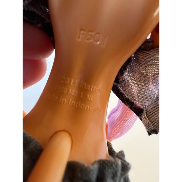 Monster High Doll Coffin Bean Toralei Stripe - Picture 7 of 7